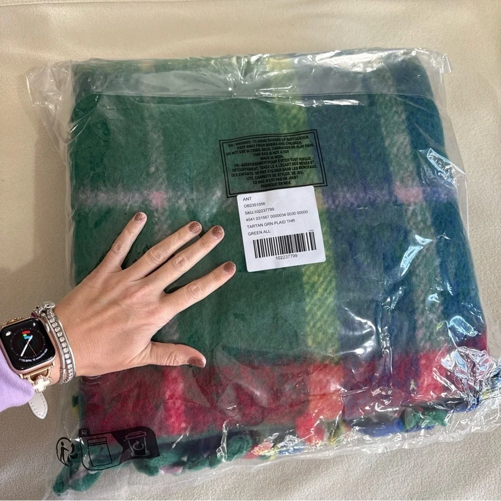 Anthropologie Vibrant Holiday Plaid Throw tartan green festive new fringe wool